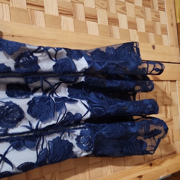 Lulu's Navy and White Floral Lace Midi Dress - Picture 3 of 4